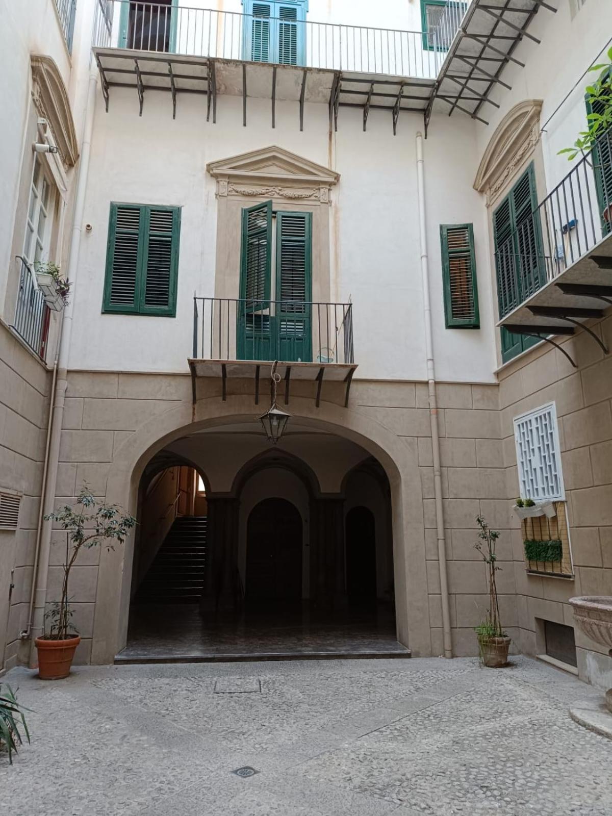 Apartament La Dimora Della Kalsa Palermo Zewnętrze zdjęcie